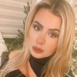 Meet your Posher, Isra